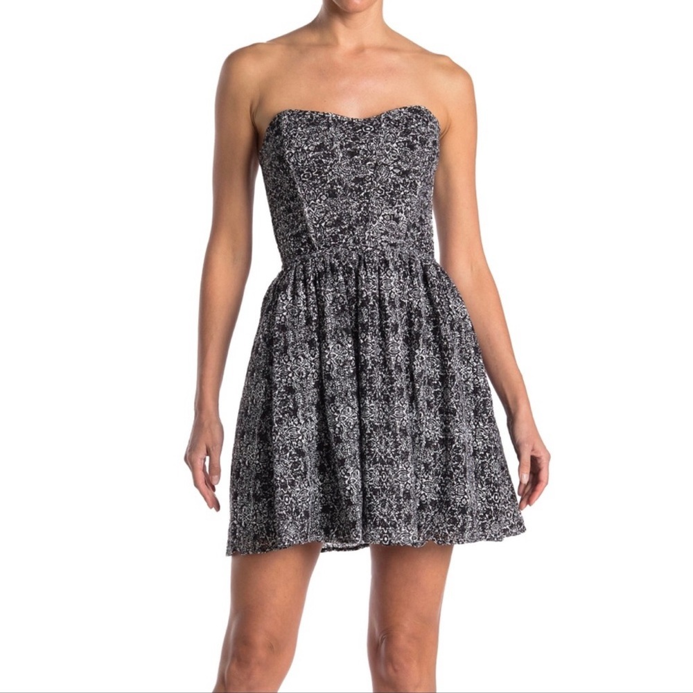 Aqua Strapless mini dress - black and white